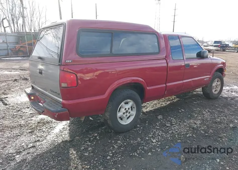 2002 Chevrolet S-10 Ls из США, поврежденный, VIN 1GCDT19W628184581